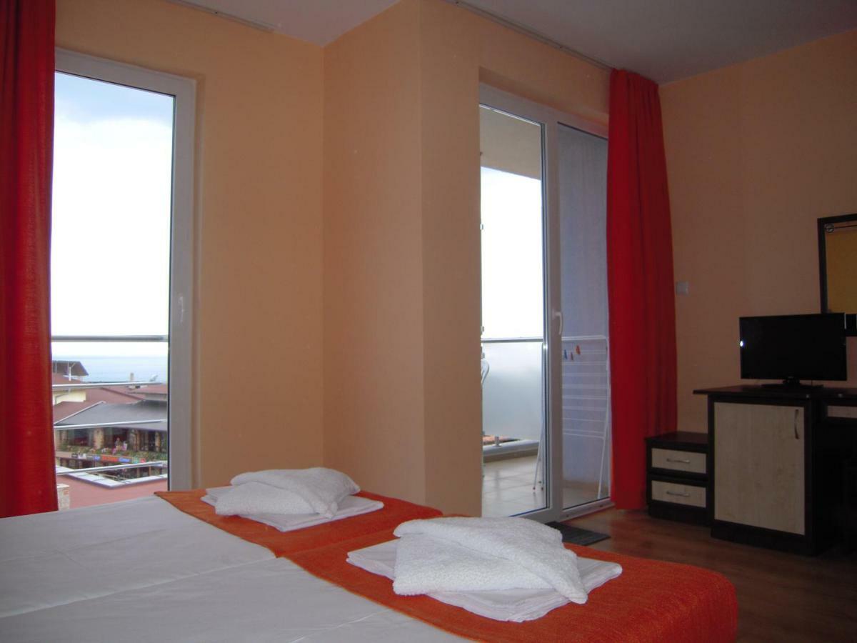 Bona Dea Club Hotel สวิติ วลัส ภายนอก รูปภาพ